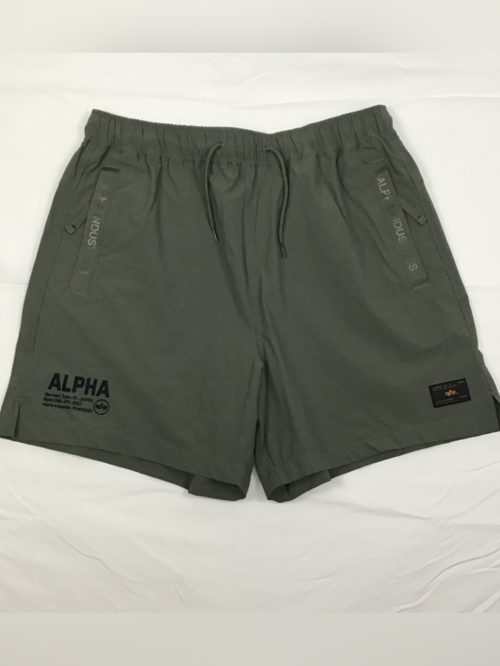 Alpha Industries men’s shorts large